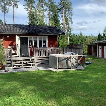 Egen Gaststuga Med Sjoutsikt Villa Mansarp Exterior photo